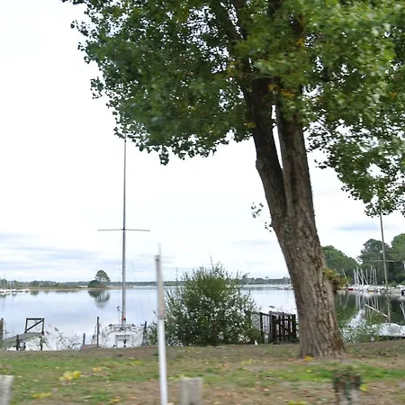 Maison Au Bord Du Canal Pour 6 Ou 7 Personnes Biscarrosse